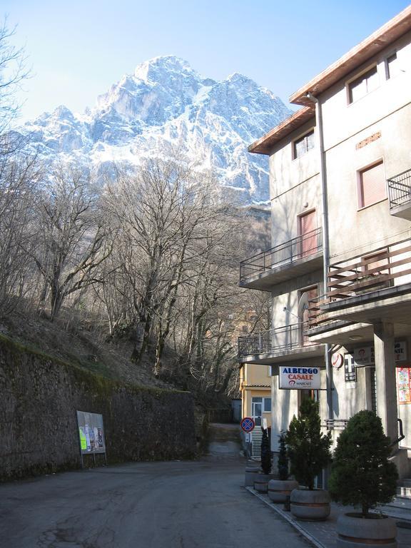 Hotel Casale Isola del Gran Sasso dʼItalia Esterno foto