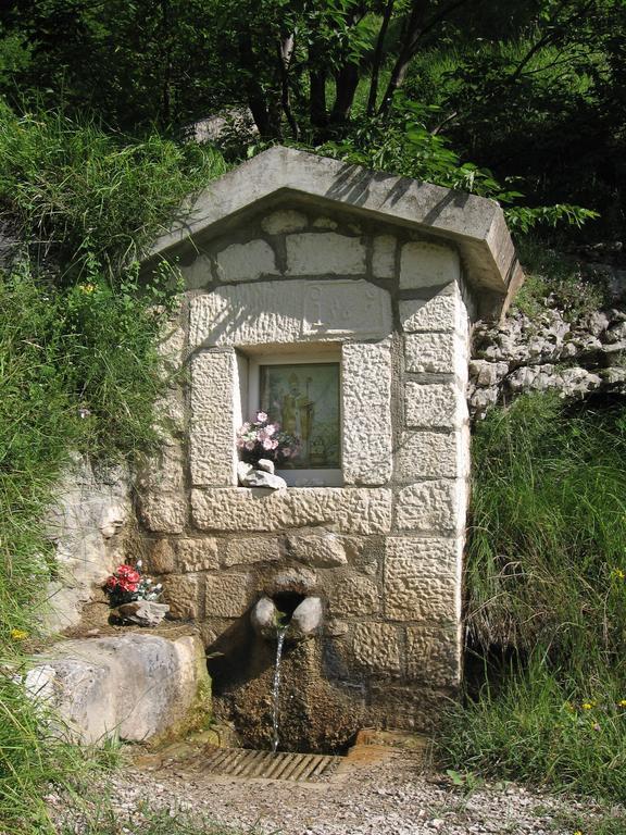 Hotel Casale Isola del Gran Sasso dʼItalia Esterno foto