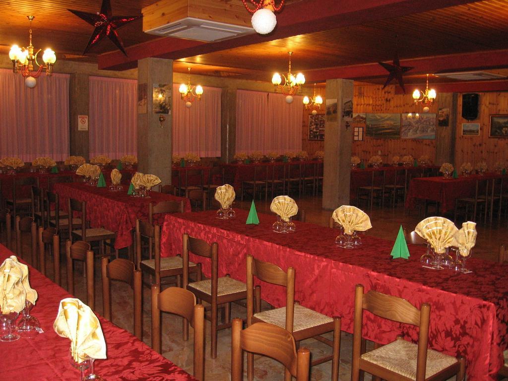 Hotel Casale Isola del Gran Sasso dʼItalia Esterno foto